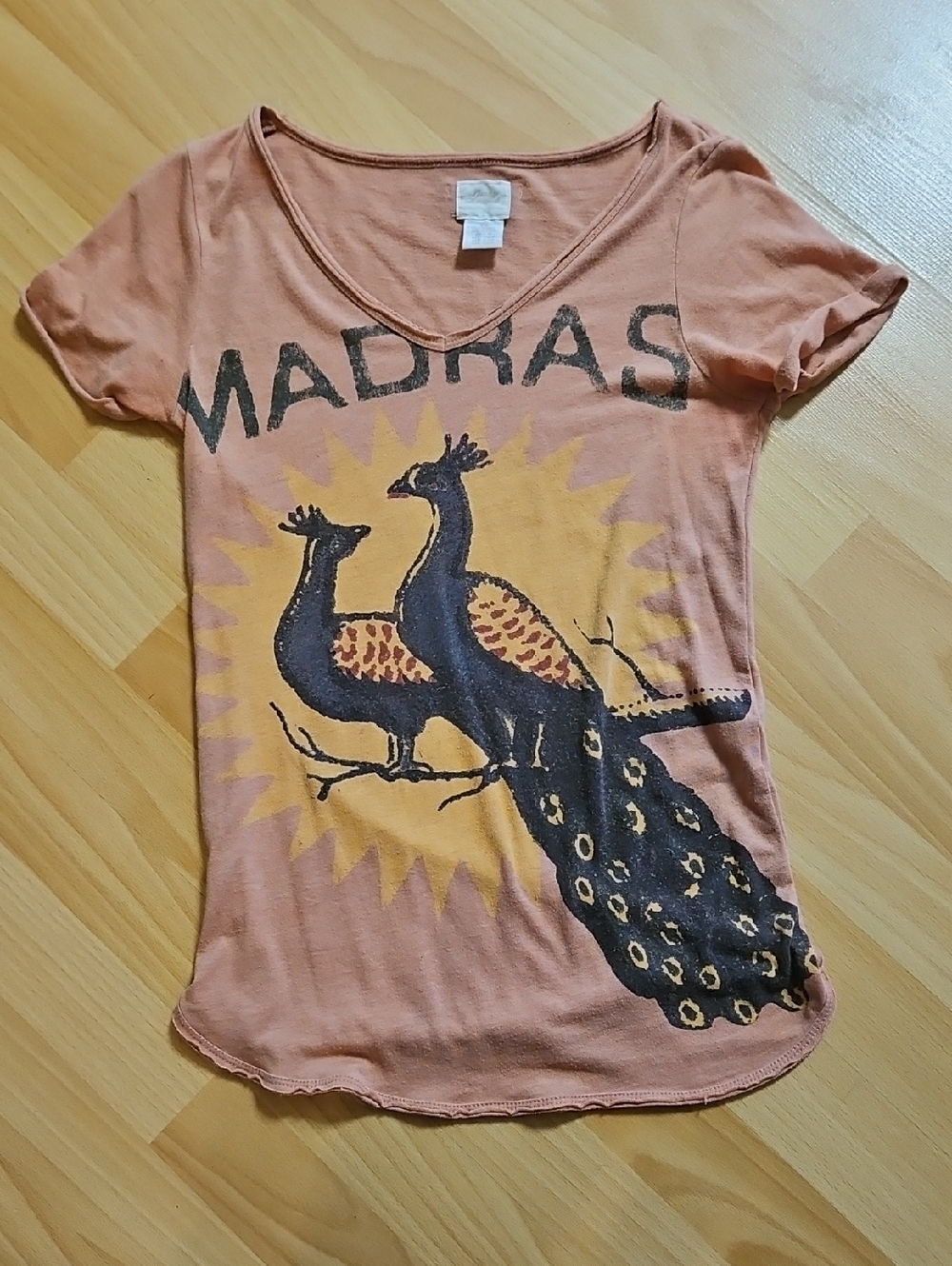 Lucky Brand Vintage - Peachy Clay Color - Graphic V‑Neck Tee with Peacock Print